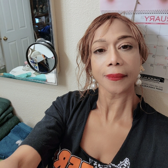 Earrings - Picture 2 of 4